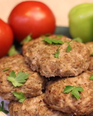 Запеченные котлеты из мяса с картофелем