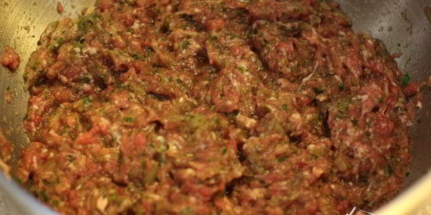 запеченные котлеты из мяса с картофелем