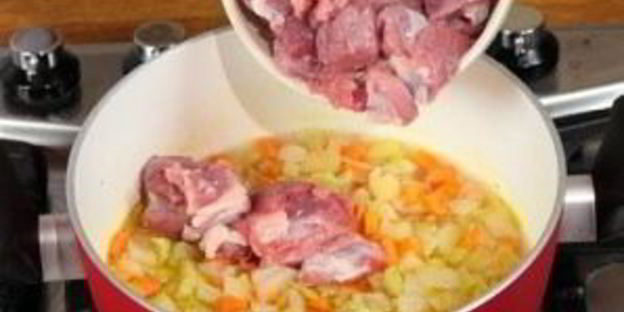 лапша с говядиной и овощами