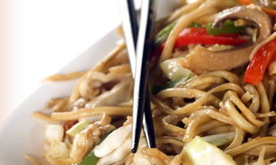 Рецепт лапши с курицей и овощами stir fry