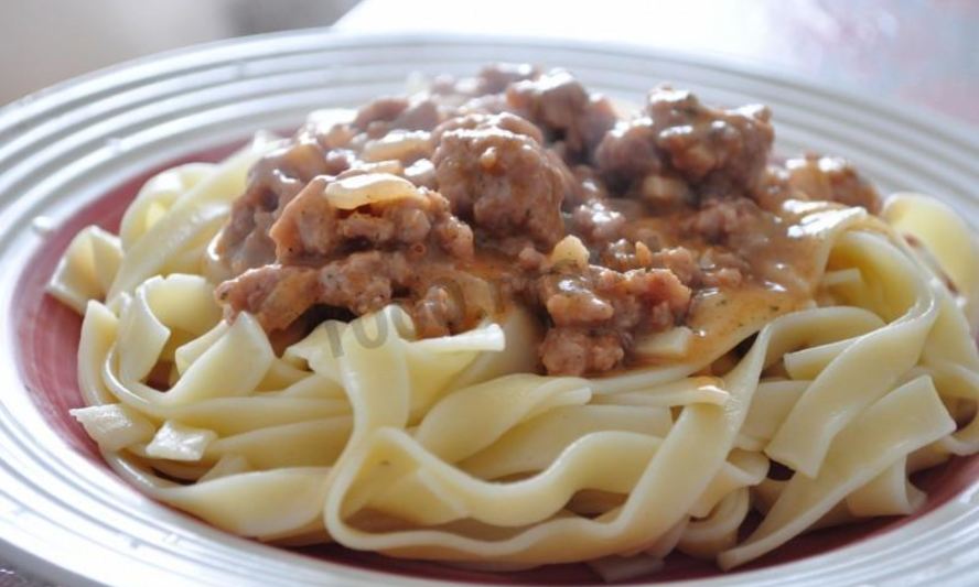 Рецепт лапши с томатной подливой из фарша