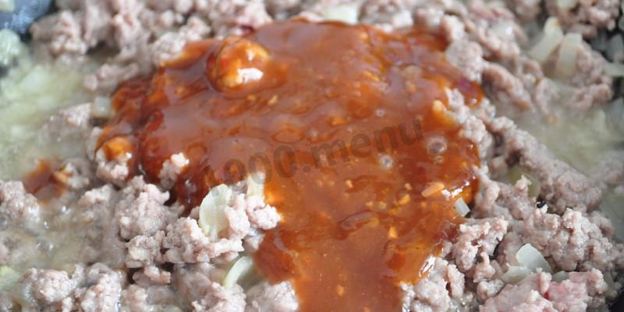 лапша с томатной подливой из фарша