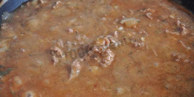 лапша с томатной подливой из фарша