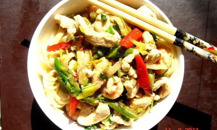 Рецепт лапши-удона с курицей и креветками