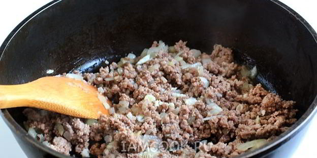 лазанья из лаваша с фаршем и сметанным соусом