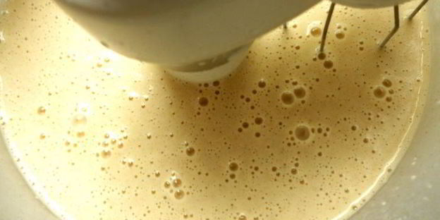 лазанья из ржаных блинчиков с курицей, томатами и базиликом