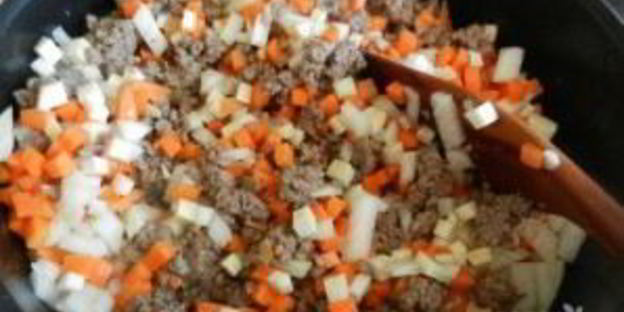 лазанья с говядиной и томатами