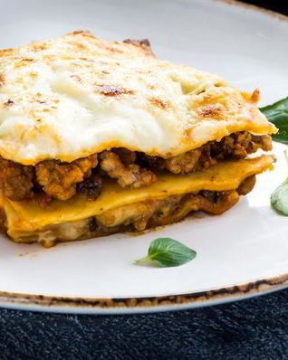 Лазанья с грибами, овощами и мясом