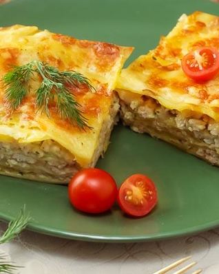 Лазанья с индейкой и соусом песто