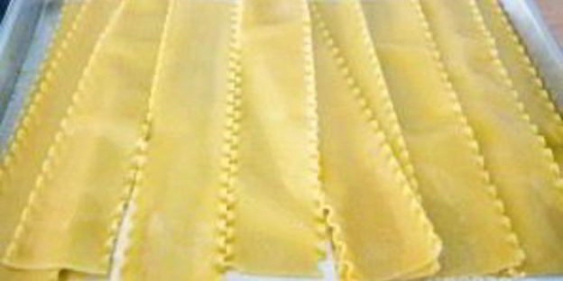 лазанья с томатным соусом