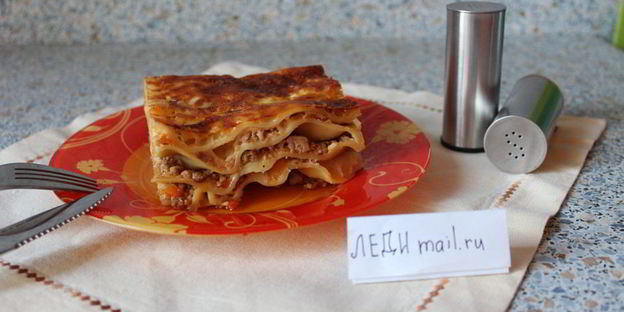 мясная лазанья с соусом бешамель