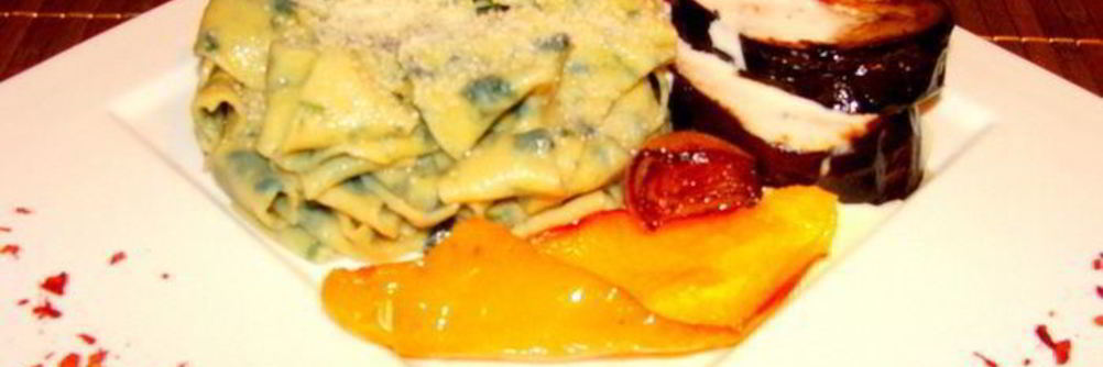 Домашняя базиликовая паста с овощами гриль и пармезаном