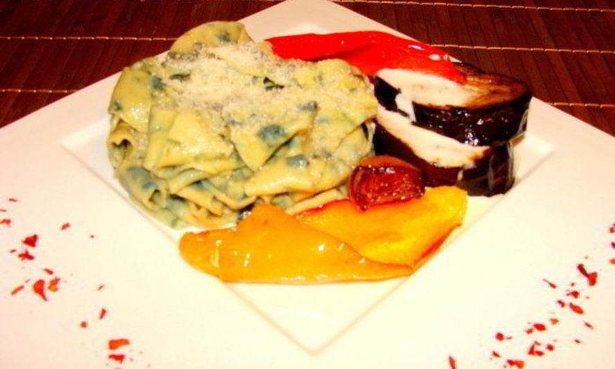 Рецепт домашней базиликовой пасты с овощами гриль и пармезаном