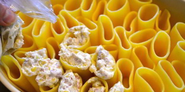 фаршированная запеченная паста