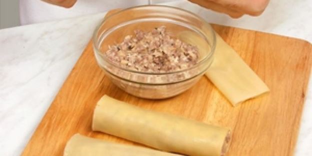 каннеллони с фаршем и помидорами