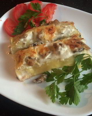 Каннеллони с индейкой и грибами