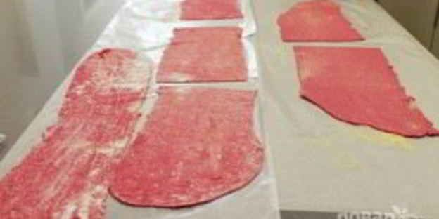 красные макароны