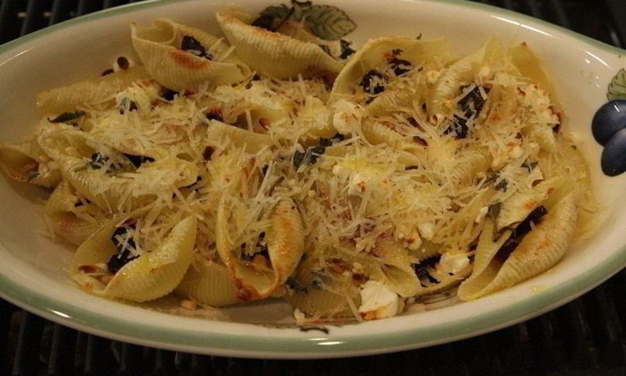 Рецепт макарон-ракушек с козьим сыром и свеклой