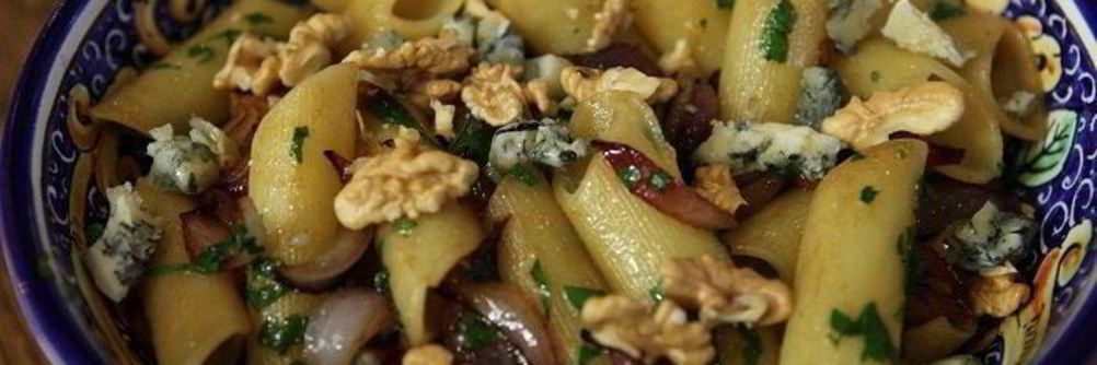 Макароны с карамелизированным луком