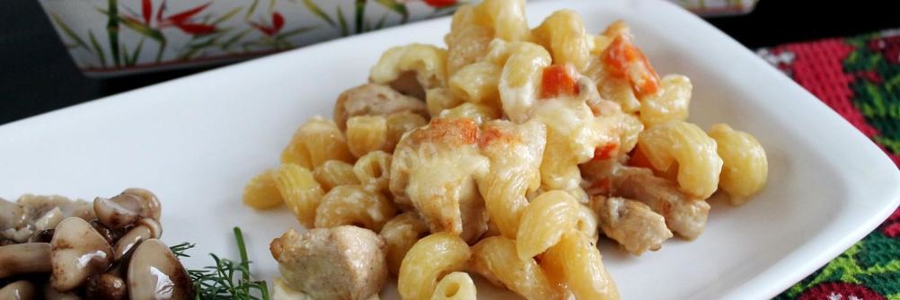 Макароны с курицей в духовке запеченные