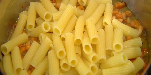 макароны с лисичками и сметаной