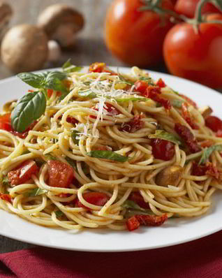 Макароны с помидорами