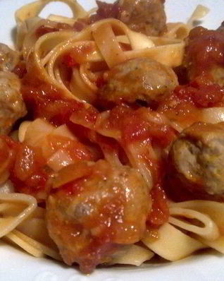 Паста алла китарра с мясными шариками