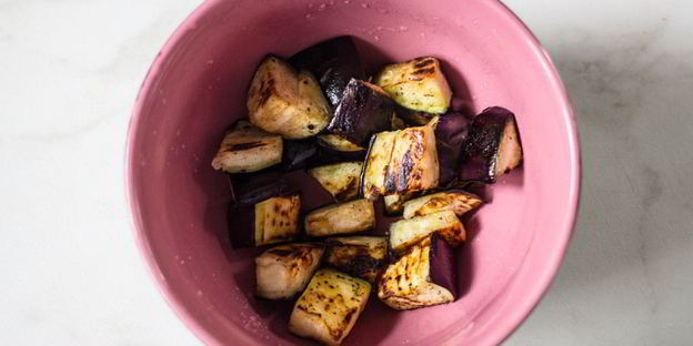 паста из кабачков с томатным соусом