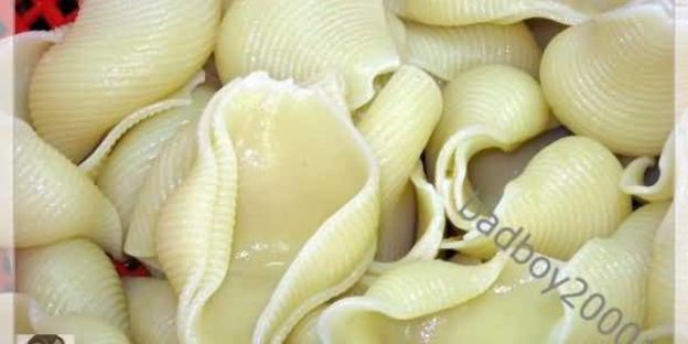 паста кончильони с сыром и помидорами