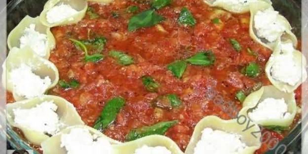 паста кончильони с сыром и помидорами