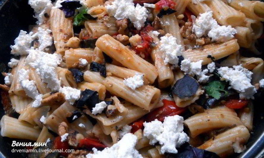 Рецепт пасты с баклажанами, фетой и грецкими орехами