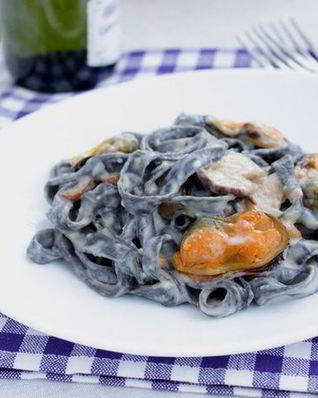 Паста с чернилами каракатицы