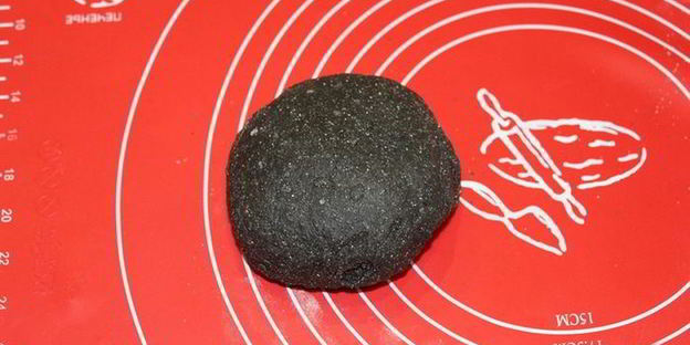 паста с чернилами каракатицы