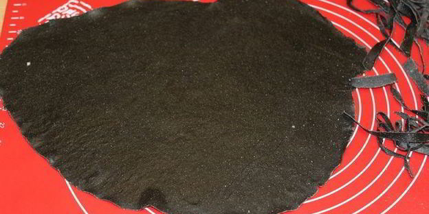 паста с чернилами каракатицы