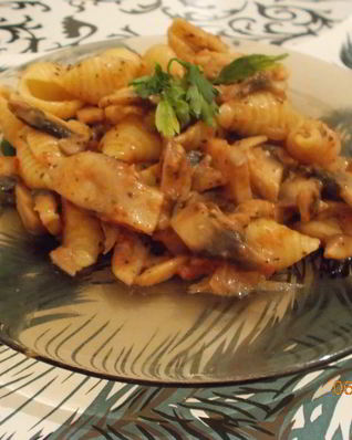 Паста с грибами и луком