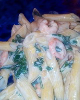 Паста с кабачком, петрушкой и креветками