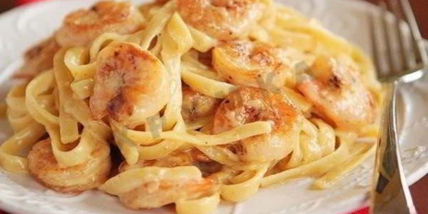 паста с креветками фетучини в сливочном соусе