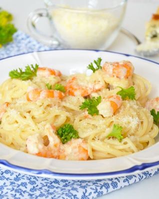 Паста с креветками в чесночном соусе