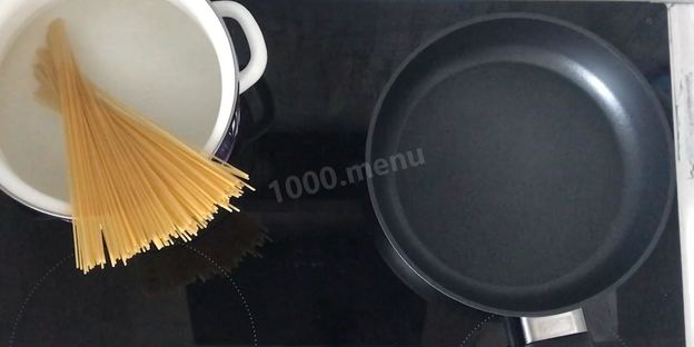 паста с креветками в чесночном соусе