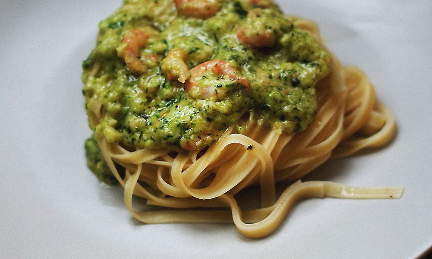 Рецепт пасты с креветками в сливочном песто