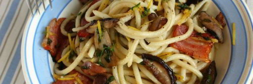 Паста с лесными грибами в лимонном масле