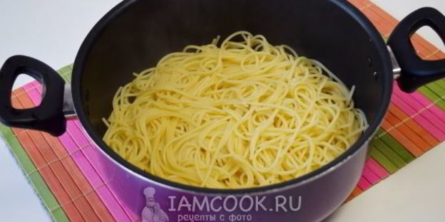 паста с морепродуктами в сливочном соусе