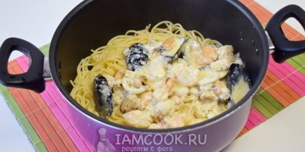 паста с морепродуктами в сливочном соусе