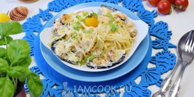 паста с морепродуктами в сливочном соусе
