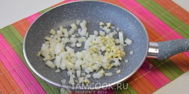 паста с морепродуктами в сливочном соусе