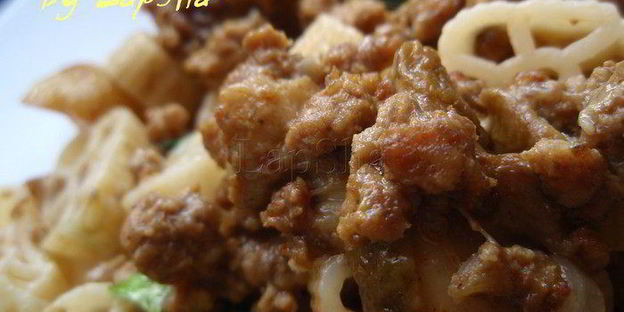 паста с мясом и белыми грибами