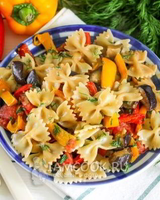 Паста с овощами в сливочном соусе