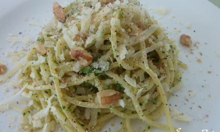 Рецепт пасты с песто из петрушки и грецких орехов