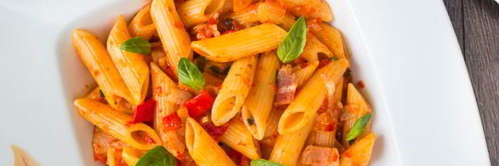 Паста с соусом из печеного сладкого перца