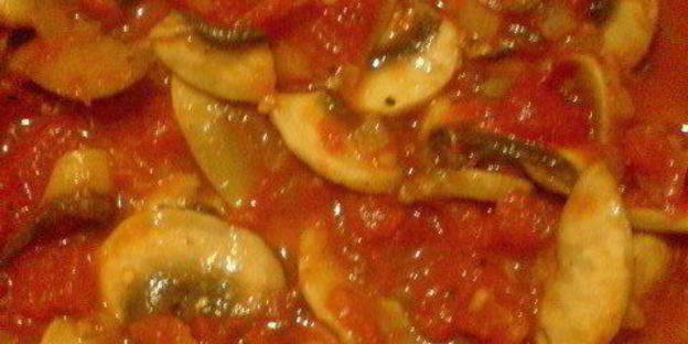 паста с томатно-грибным соусом